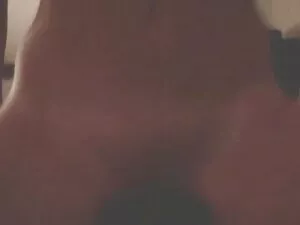人妻ボウルがマッサージから出てきて、コッ ...