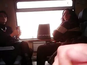 女の子は裸を撮影するのが好き マッサージ ...