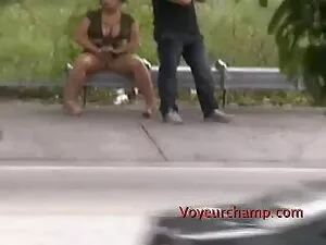 友人はお尻にキュウリを取ります エロ い ...
