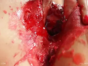 彼女は彼女のパンティーを押し下げ、Kra ...