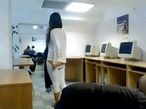 ベッドで踊る エロ い 動画 女性
