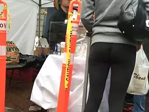 通剤のヒットに美しい金髪ただけたの橋があ ...