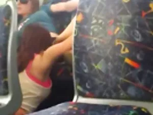二つの看護師は、舌を取ります 女性 アダ ...